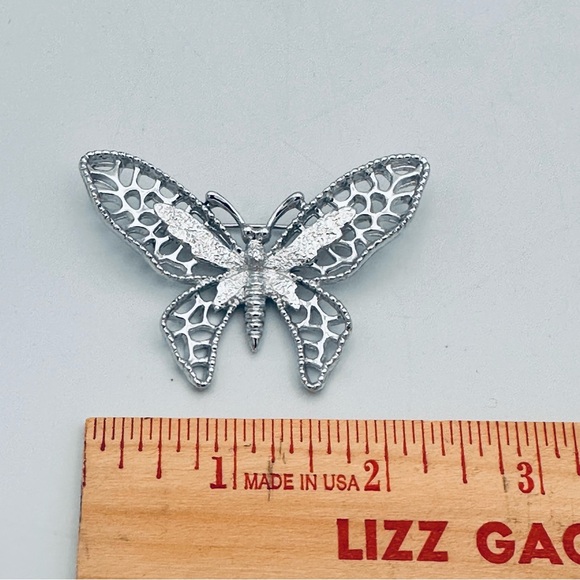 Vintage Sarah Coventry silver tone butterfly pin brooch - Picture 5 of 7